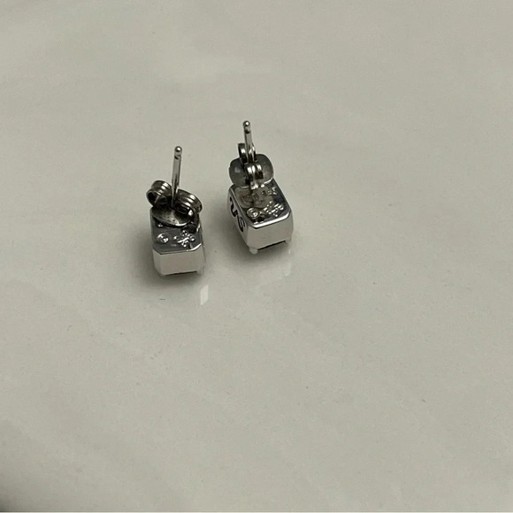 SIMPLY VERA VERA WANG 925 SAI Rectangle STERLING SILVER STUD EARRINGS - Picture 8 of 10